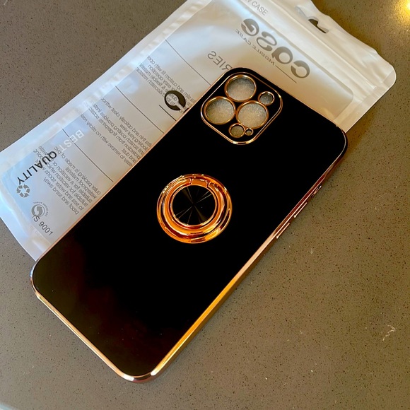 iPhone 12 Pro Max phone case - Picture 1 of 3